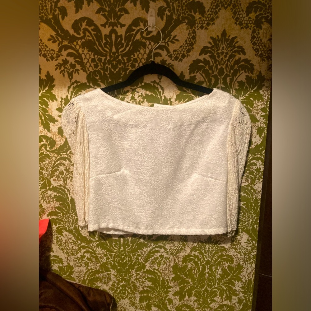 (S) Vintage White Crop top with lace/embroidered sleeves
